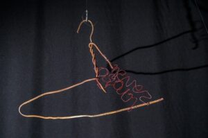 Ειρήνη Βαζούκου – H πολύπλευρη φύση του τραύματος της πατριαρχίας  